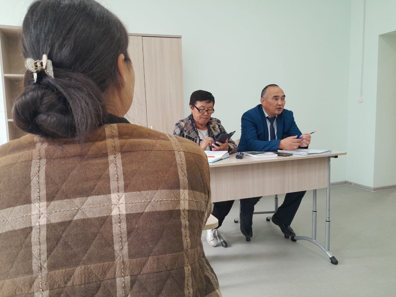 Сегодня на базе МБОУ Бора-Тайгинской СОШ состоялся сход граждан, на котором был заслушан отчет комиссии по профилактике правонарушений администрации кожууна за первое полугодие и проведено ознакомление с федеральным законом 33. Сегодня на базе МБОУ Бора-Тайгинской СОШ состоялся сход граждан, на котором был заслушан отчет комиссии по профилактике правонарушений администрации кожууна за первое полугодие и проведено ознакомление с федеральным законом 33.