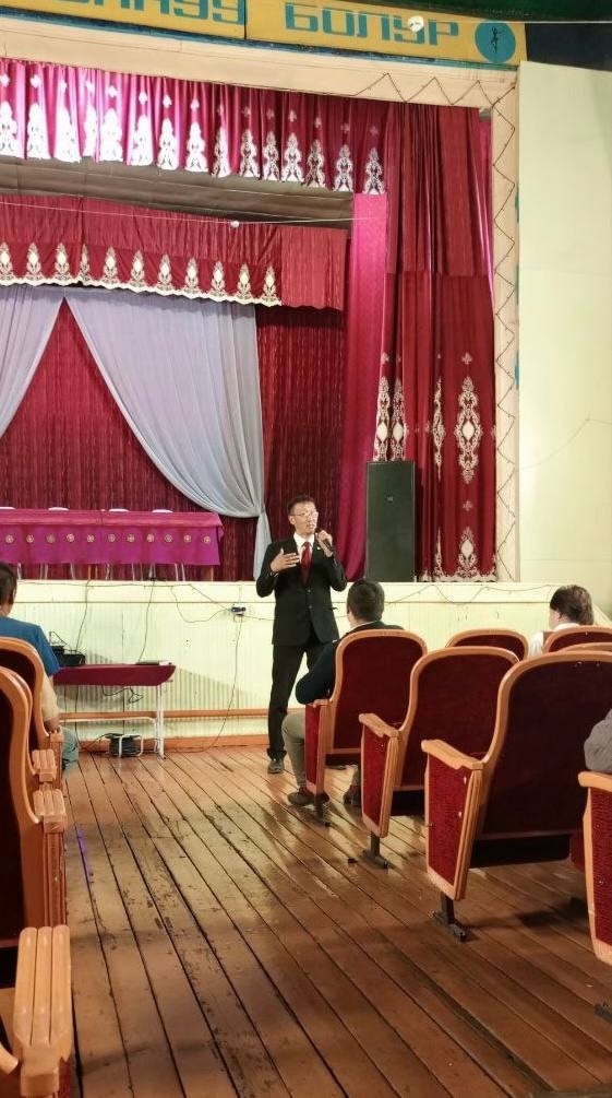 14.08.2025 года в сумонах Элегест и Чал-Кежиг состоялись сходы граждан, где жители активно высказали свое мнение по актуальным вопросам жизни района. В ходе мероприятия выступили следующие представители местной власти: 14.08.2025 года в сумонах Элегест и Чал-Кежиг состоялись сходы граждан, где жители активно высказали свое мнение по актуальным вопросам жизни района. В ходе мероприятия выступили следующие представители местной власти: