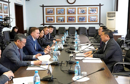 Сбербанк планирует запустить в Туве онлайн-школы программирования для детей