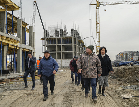 Владислав Ховалыг проинспектировал ход строительства жилья и социальных объектов в Кызылской агломерации