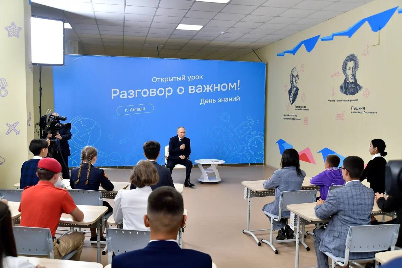 В этом году стартовали новые национальные проекты, инициированные Президентом страны Владимиром Владимировичем Путиным. Они определяют развитие во всех сферах на ближайшие годы, позволят улучшить качество жизни населения республики, поднять на более высок В этом году стартовали новые национальные проекты, инициированные Президентом страны Владимиром Владимировичем Путиным. Они определяют развитие во всех сферах на ближайшие годы, позволят улучшить качество жизни населения республики, поднять на более высок