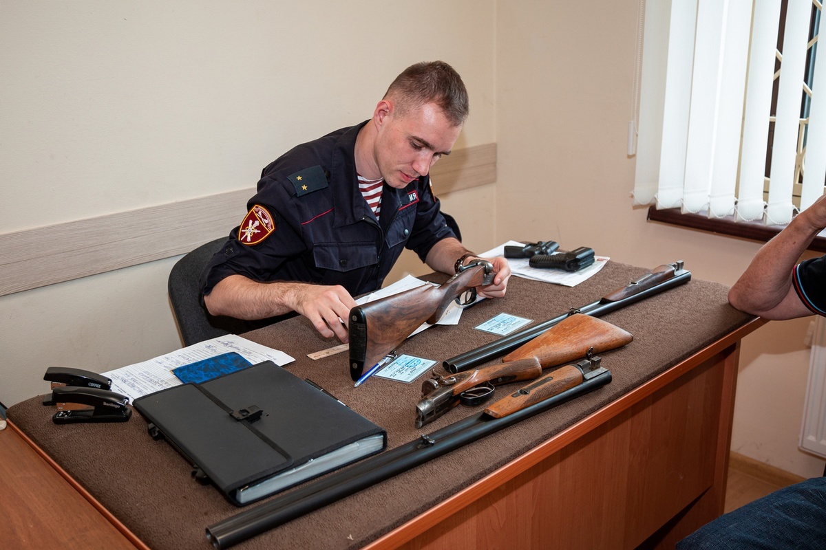 Росгвардия напоминает о временной сдаче оружия на хранение при угрозе паводка и пожаров! Росгвардия напоминает о временной сдаче оружия на хранение при угрозе паводка и пожаров!