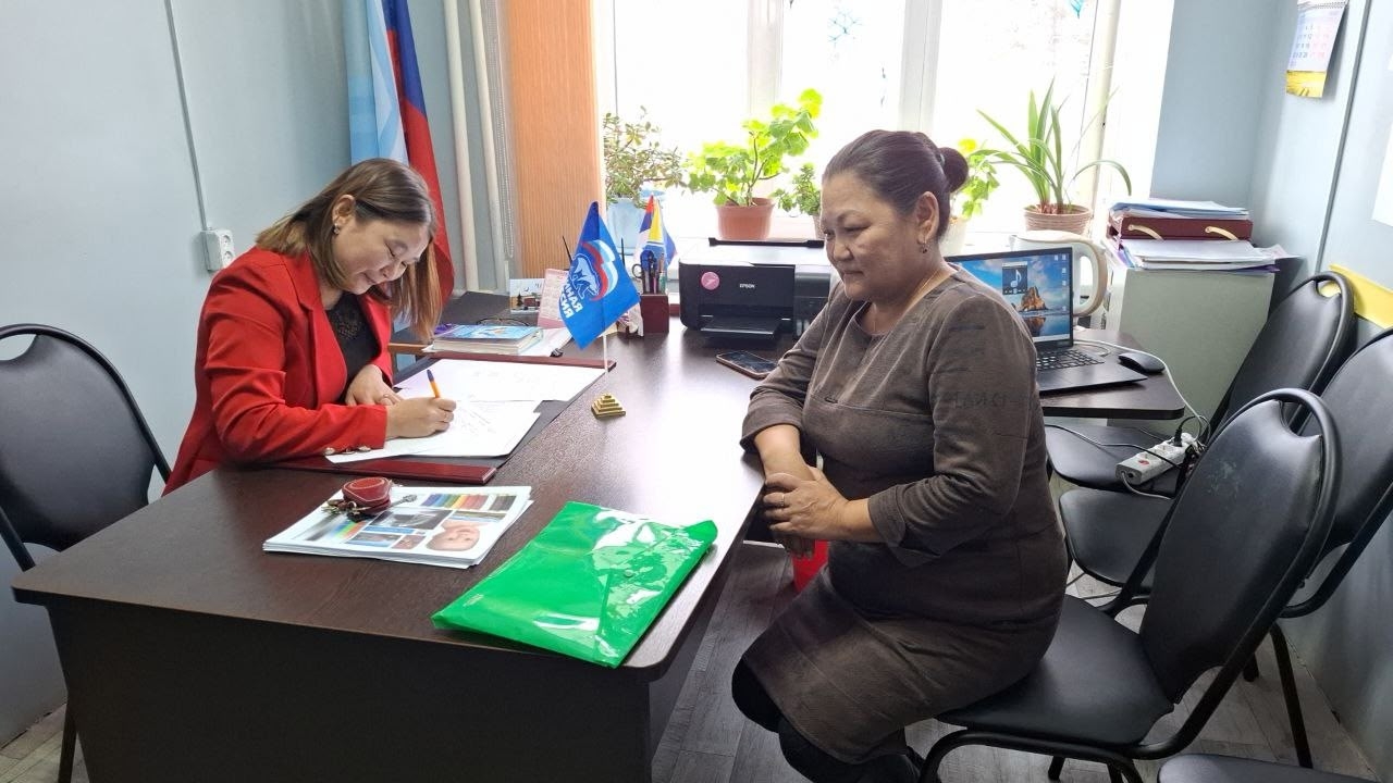 В местной общественной приемной Овюрского кожууна продолжается работа по приёму граждан.