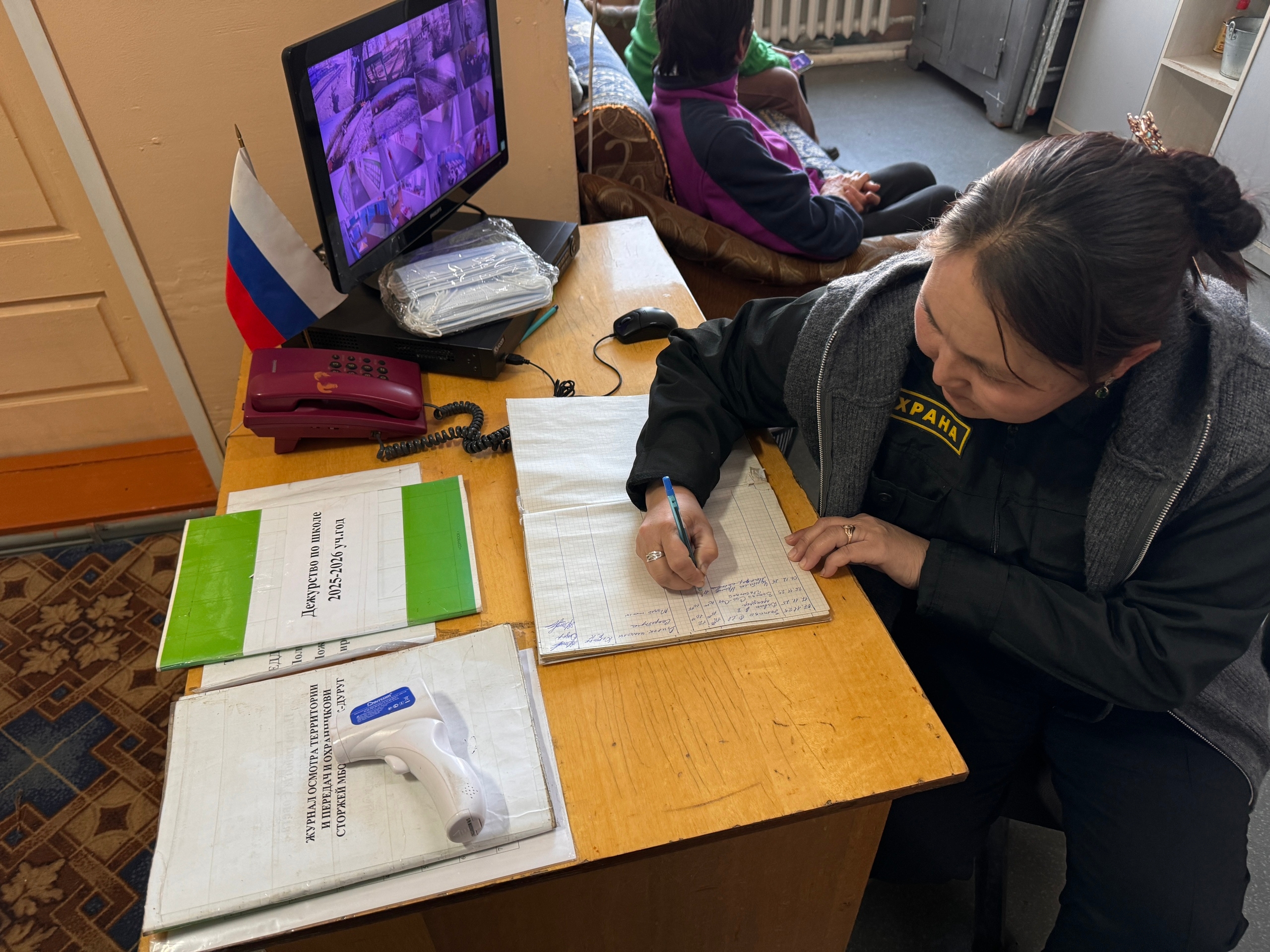 Глава-председатель Хурала представителей Чаа-Хольского кожууна Арина Чамбал с рабочим визитом посетила сумон Ак-Дуруг.