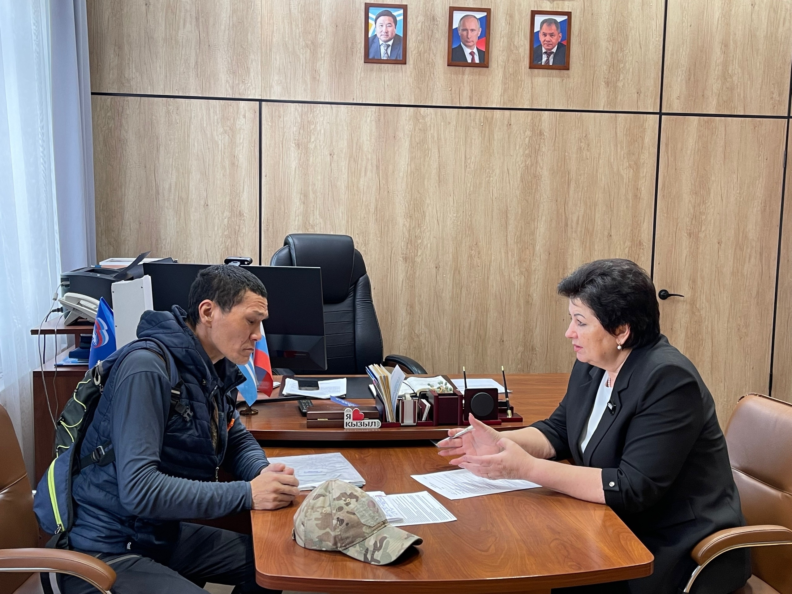 Глава города Кызыла Ирина Казанцева провела очередной личный прием граждан, на котором были рассмотрены следующие вопросы: